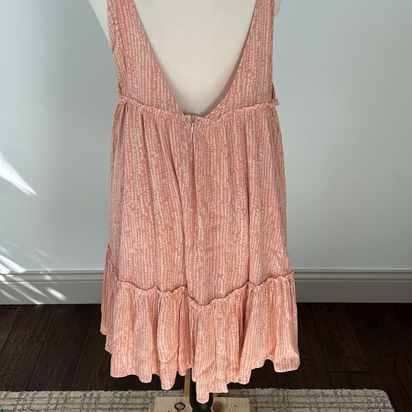 By Together Quinn Tiered Mini Dress in Coral. Size Small - Picture 4 of 6